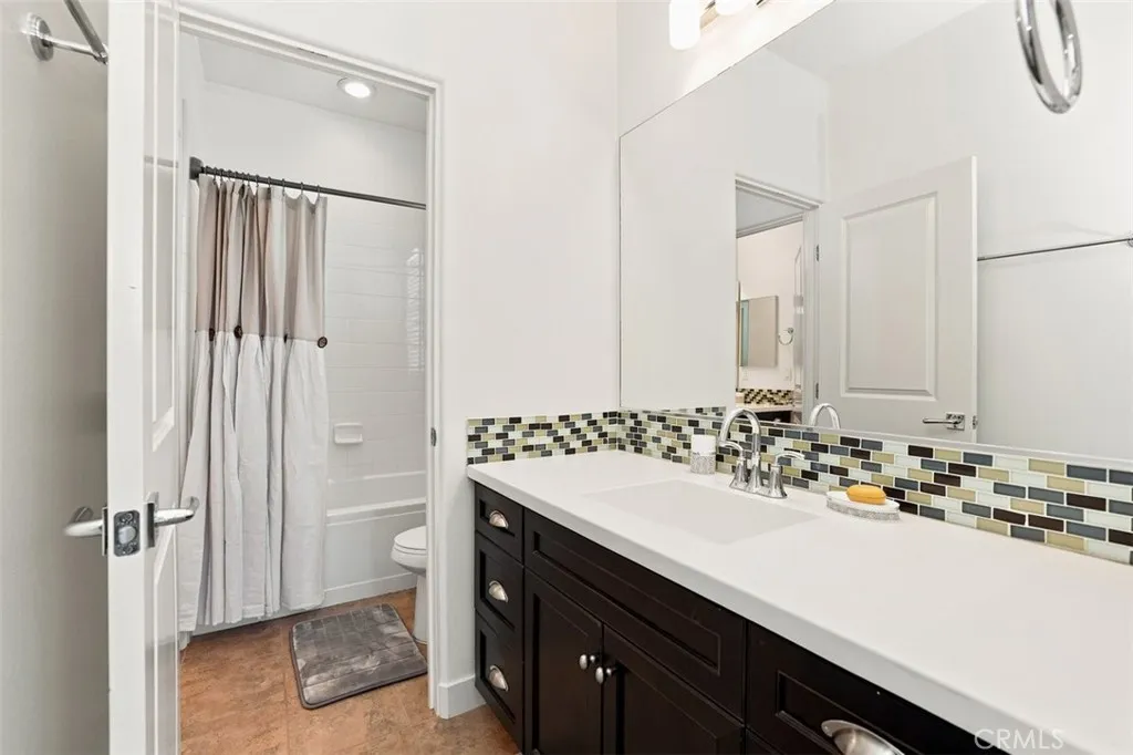 https://cdn.realtyfeed.com/cdn/127/306760453/6cbfb57f754b994647a11519608dbfed.webp