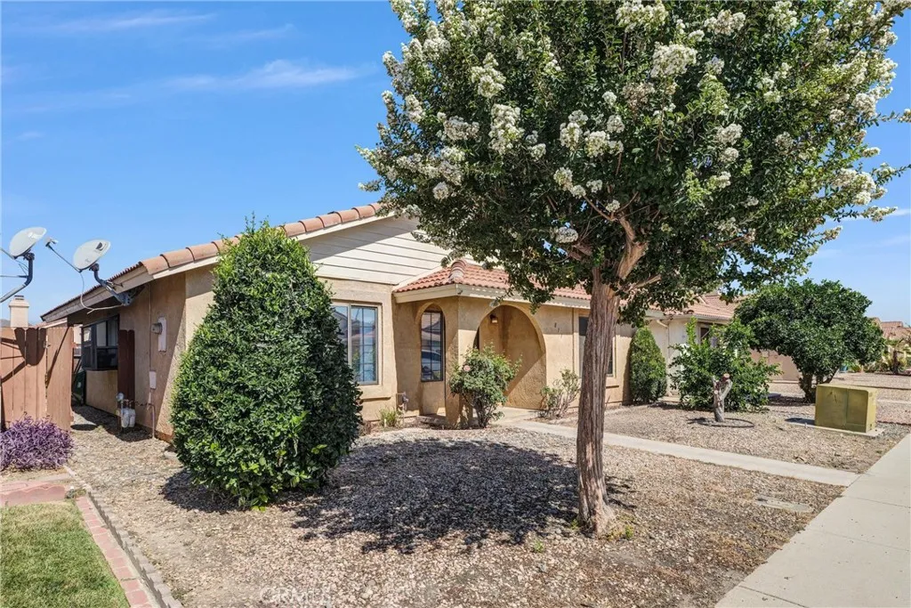 811 Alondra Drive, Hemet, CA 92545 - Photo 2 of 39, Hemet, CA