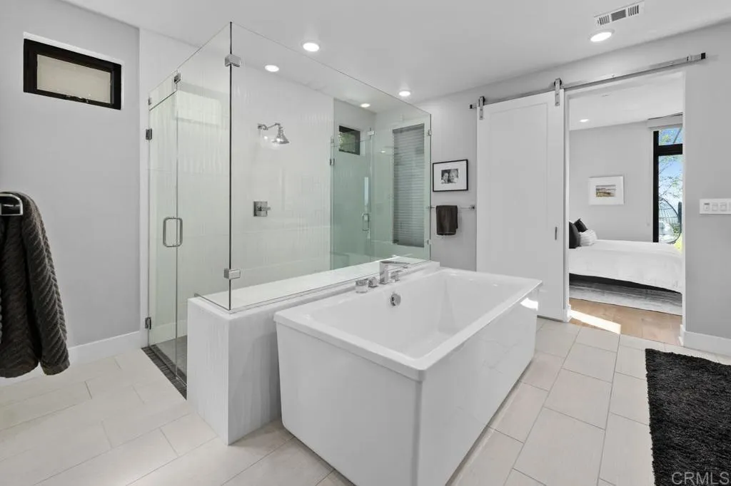 https://cdn.realtyfeed.com/cdn/127/306760463/2a923d1cb65462e80bdfc9d6ccd3a6c5.webp
