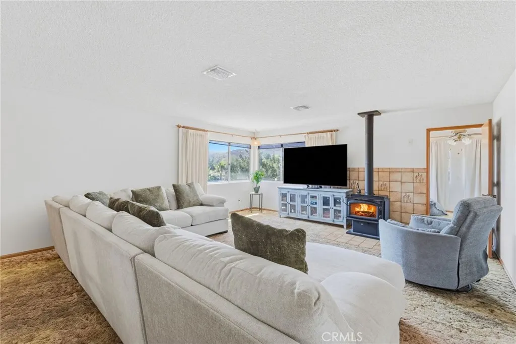 40330 Indian Tree St, Hemet, CA 92544 - Photo 4 of 30, Hemet, CA