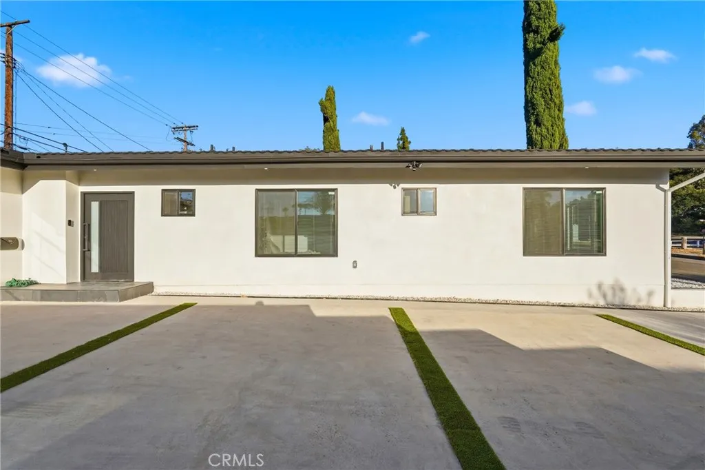 21407 Mulholland Drive, Woodland Hills, CA 91364 - Photo 4 of 55, Woodland Hills, CA