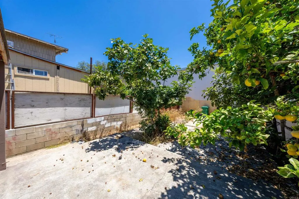 https://cdn.realtyfeed.com/cdn/127/306760537/8a7fd555d020b591eb2cf11ca934b7b1.webp