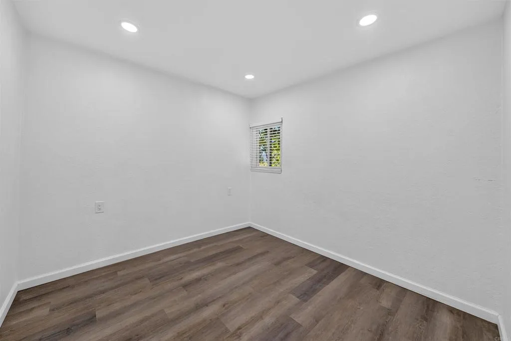 https://cdn.realtyfeed.com/cdn/127/306760537/b0d8adb9e9c0161f0ab1dc83fba188ae.webp