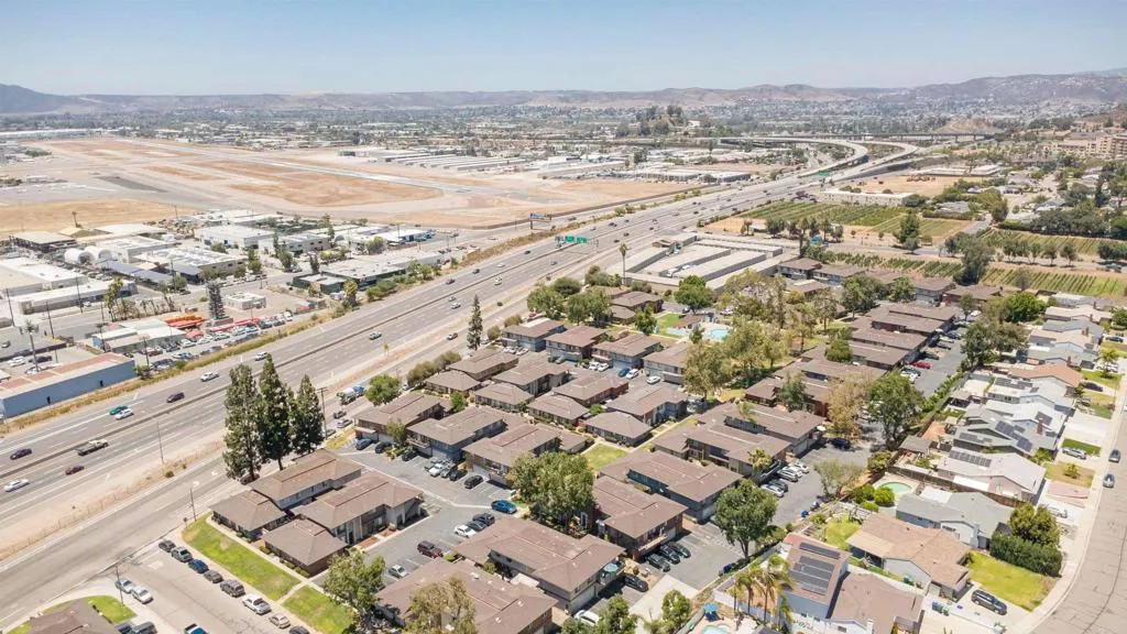 https://cdn.realtyfeed.com/cdn/127/306760592/01c17ddcca4e2effbef820cc7e467766.webp