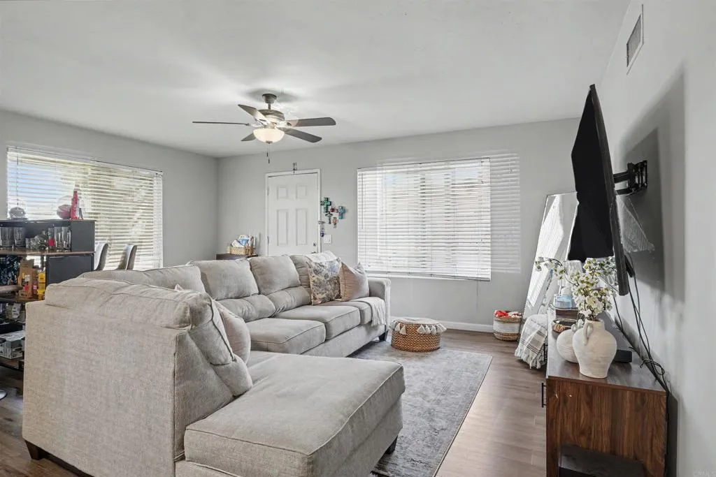 https://cdn.realtyfeed.com/cdn/127/306760592/06b7082c6f08f3bb4a4952d83b76fe30.webp