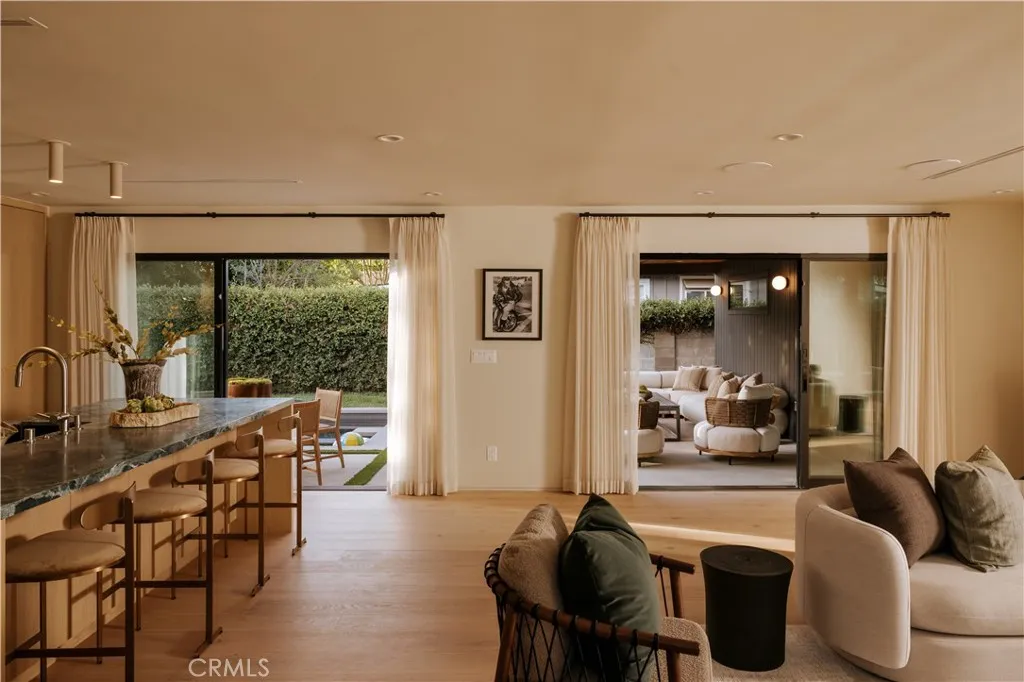 5267 Ventura Canyon Avenue, Sherman Oaks, CA 91401 - Photo 4 of 30, Sherman Oaks, CA