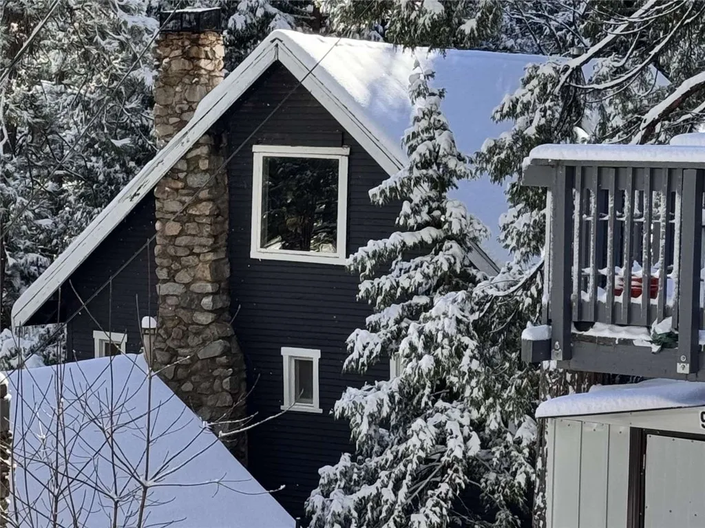 Crestline, CA 92325