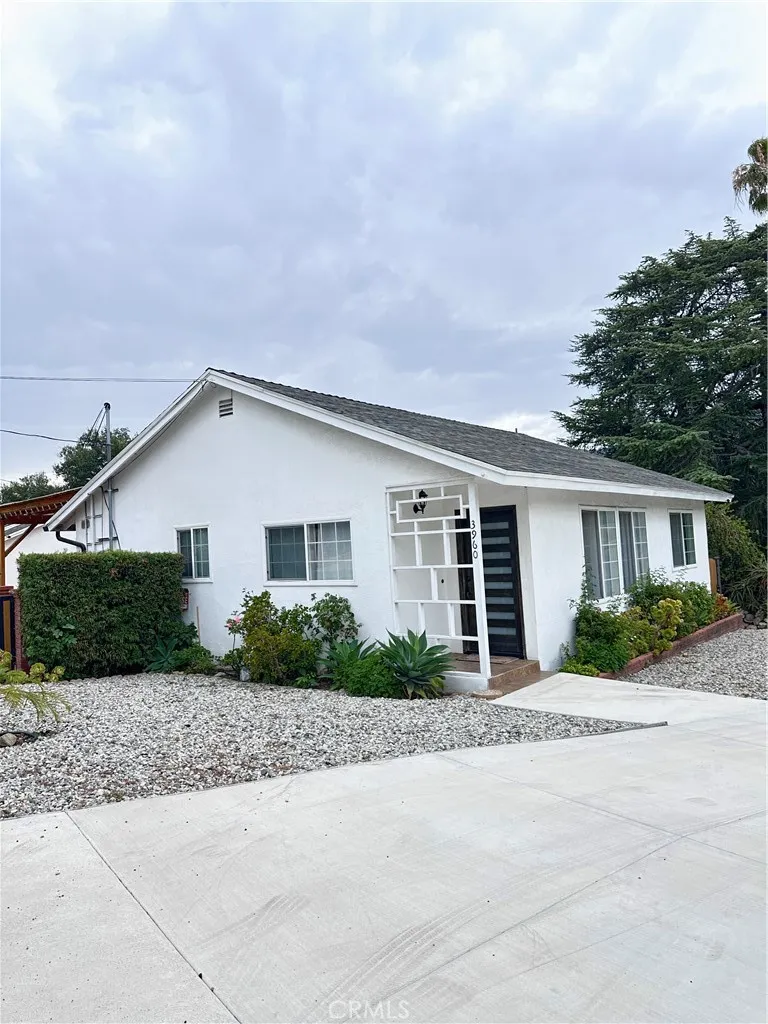 3960 Mayfield Avenue, La Crescenta, CA 91214 - Photo 3 of 20, La Crescenta, CA
