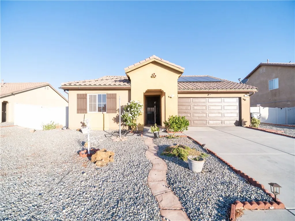 16066 Pawnee Place, Victorville, CA 92394 - Main photo, Victorville, CA