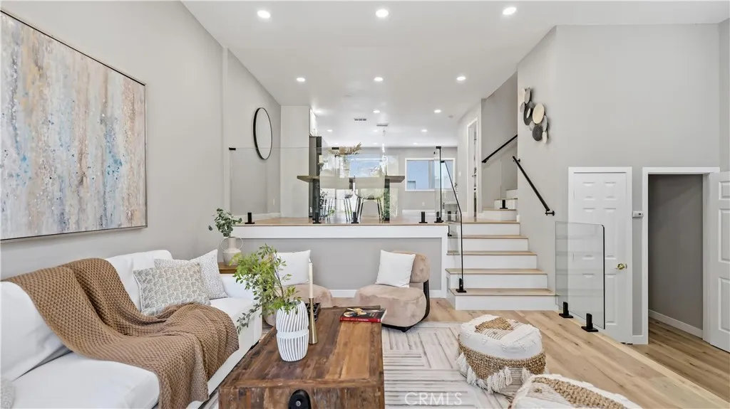 7 Sunup, Irvine, CA 92603 - Photo 3 of 45, Irvine, CA