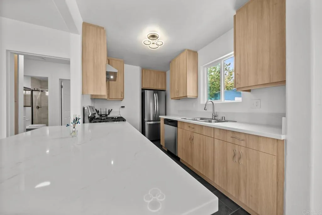 https://cdn.realtyfeed.com/cdn/127/306760979/3b9fa7ece629b264b55eee34c3617b41.webp