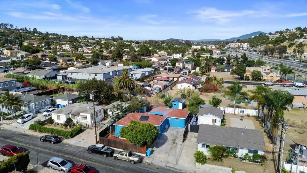 https://cdn.realtyfeed.com/cdn/127/306760979/81eeba9d04968db82b564c9e442bfcef.webp