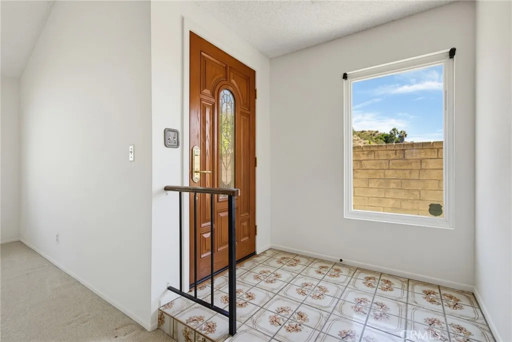 27245 Via Marcia, Saugus, CA 91350 - Photo 5 of 42, Saugus, CA