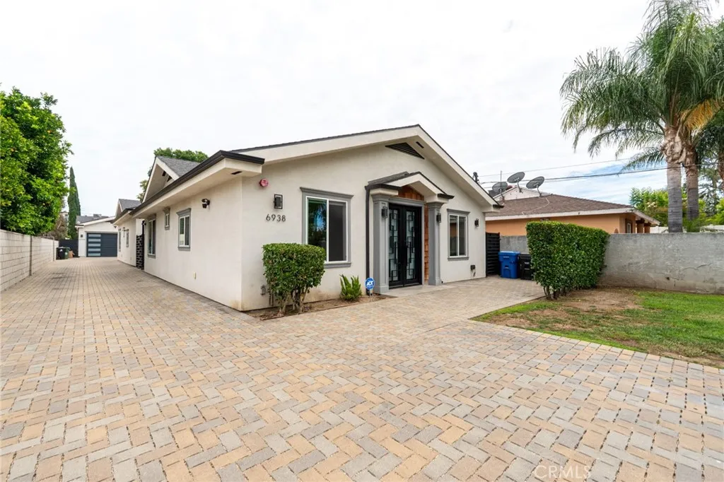 6938 Peach Avenue, Van Nuys, CA 91406 - Photo 2 of 21, Van Nuys, CA