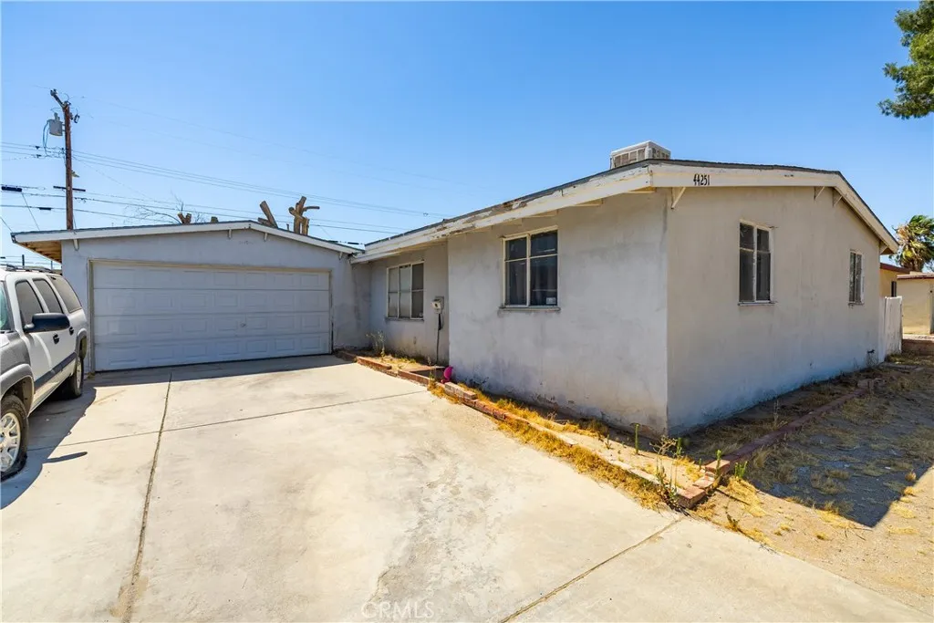 44251 Carolside Avenue, Lancaster, CA 93535 - Photo 4 of 7, Lancaster, CA