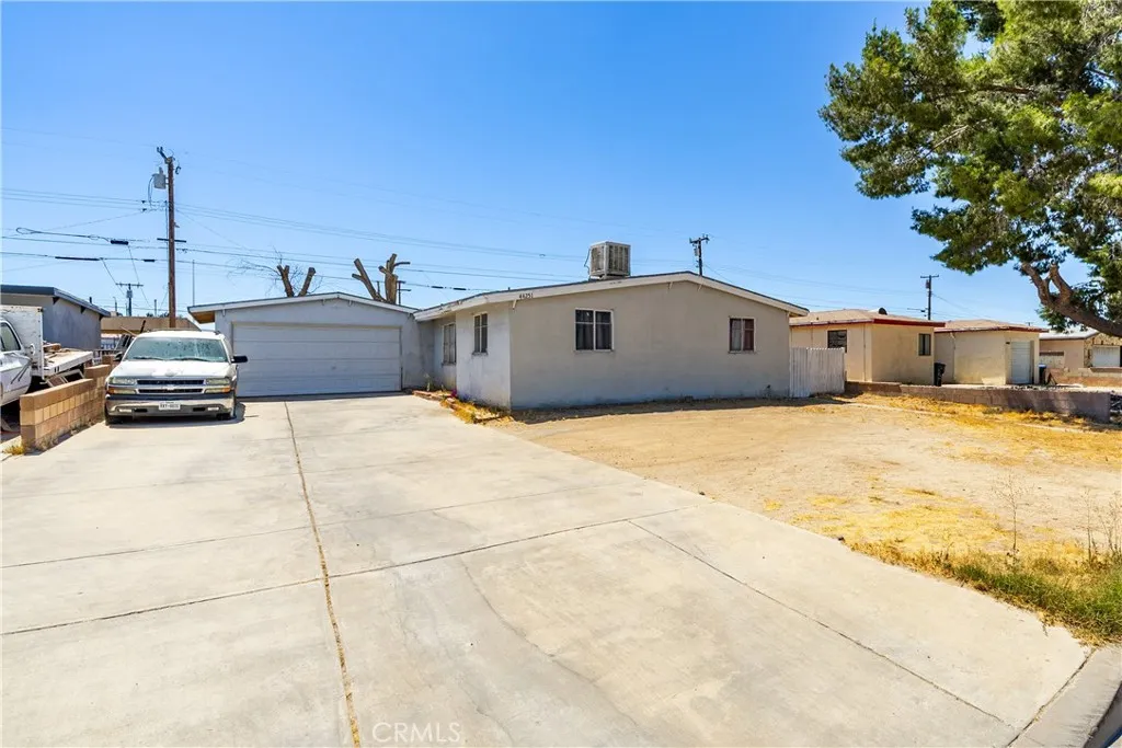 44251 Carolside Avenue, Lancaster, CA 93535 - Photo 2 of 7, Lancaster, CA