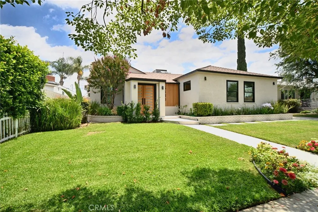 5430 Geyser Avenue, Tarzana, CA 91356 - Main photo, Tarzana, CA