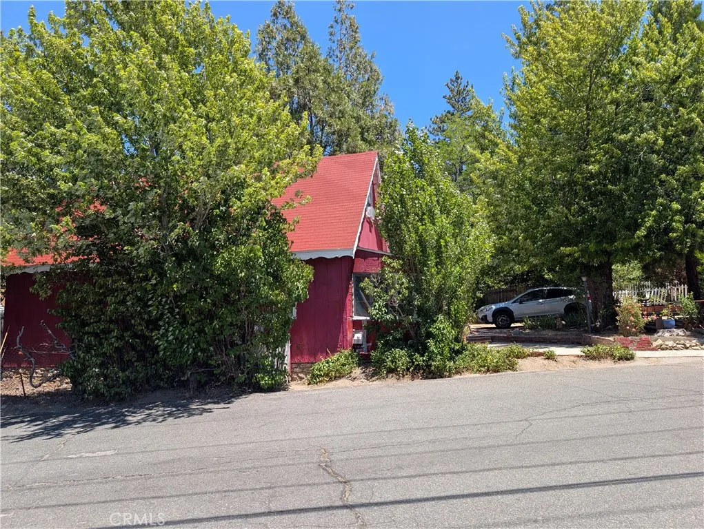 201 Spruce, Crestline, CA 92325 - Photo 5 of 12, Crestline, CA