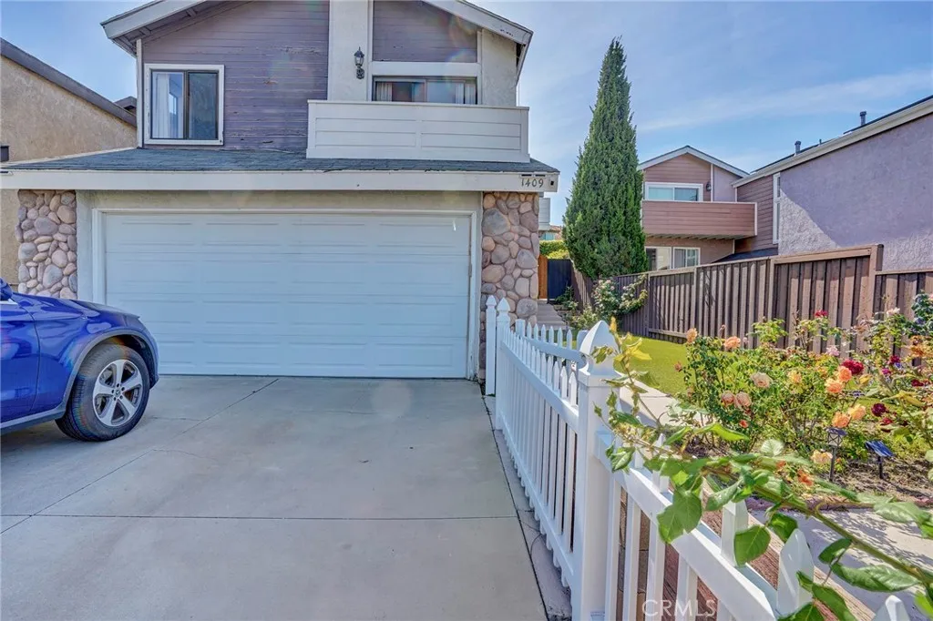 1409 Lakeside Lane, Huntington Beach, CA 92648 - Photo 2 of 32, Huntington Beach, CA