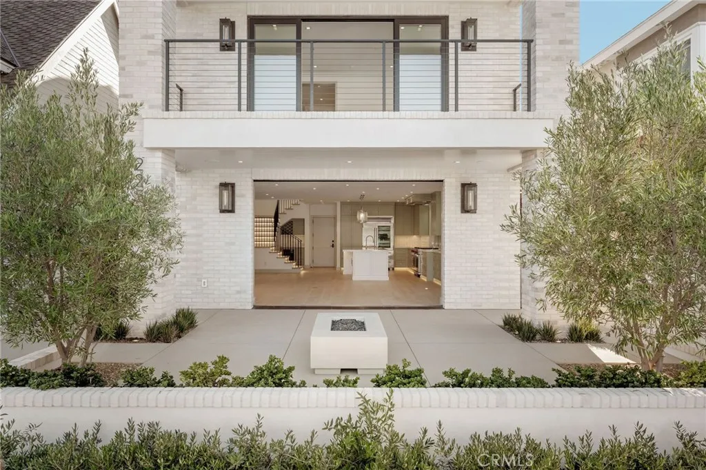 225 Diamond, Newport Beach, CA 92662 - Photo 2 of 38, Newport Beach, CA