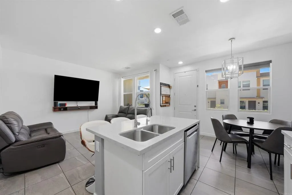 Photo #8: PTP2605106 Listing: Photo #8