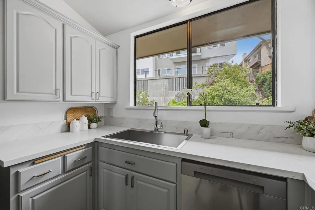 https://cdn.realtyfeed.com/cdn/127/306761231/a10f73ddf0bd12efca632218e4df1d63.webp