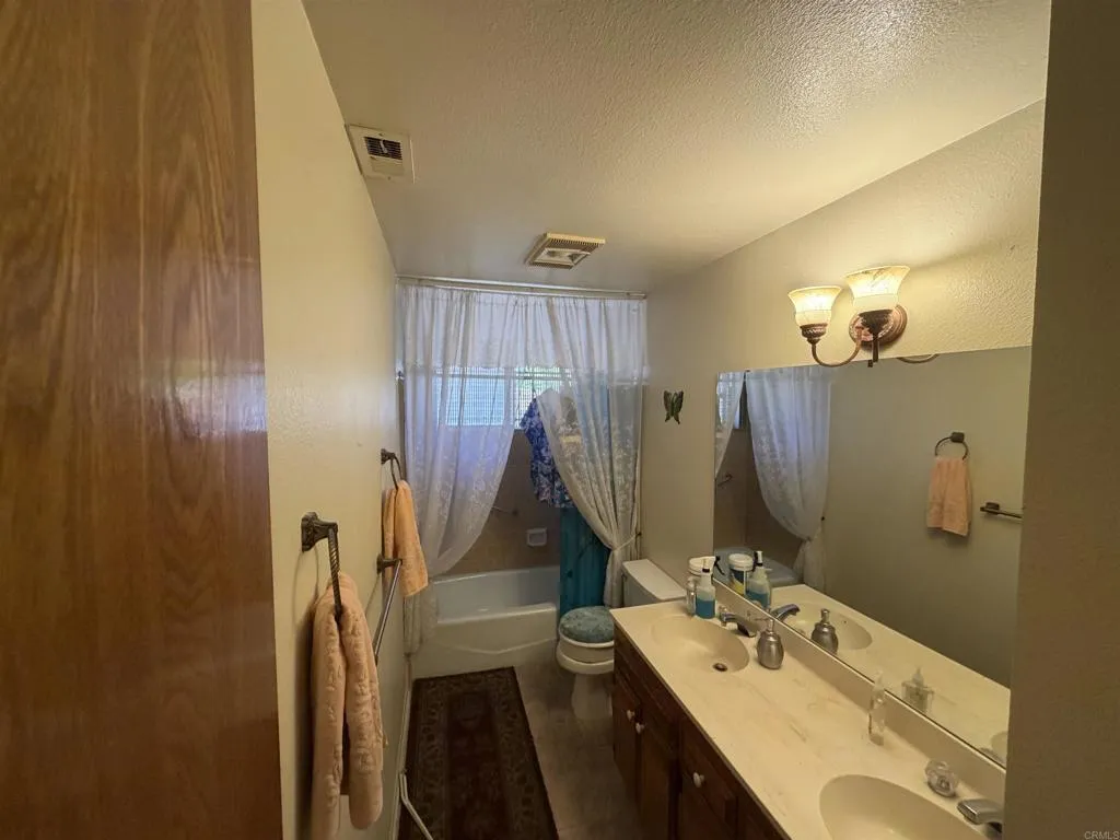 https://cdn.realtyfeed.com/cdn/127/306761237/670874d6dfd400c08b09230bb6730cb5.webp