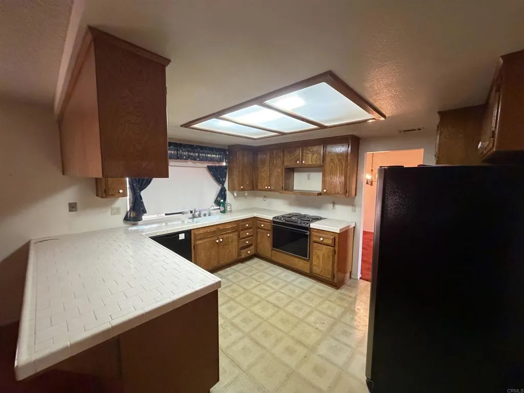 915 Moody Drive, Escondido, CA 92027 - Photo 4 of 16, Escondido, CA