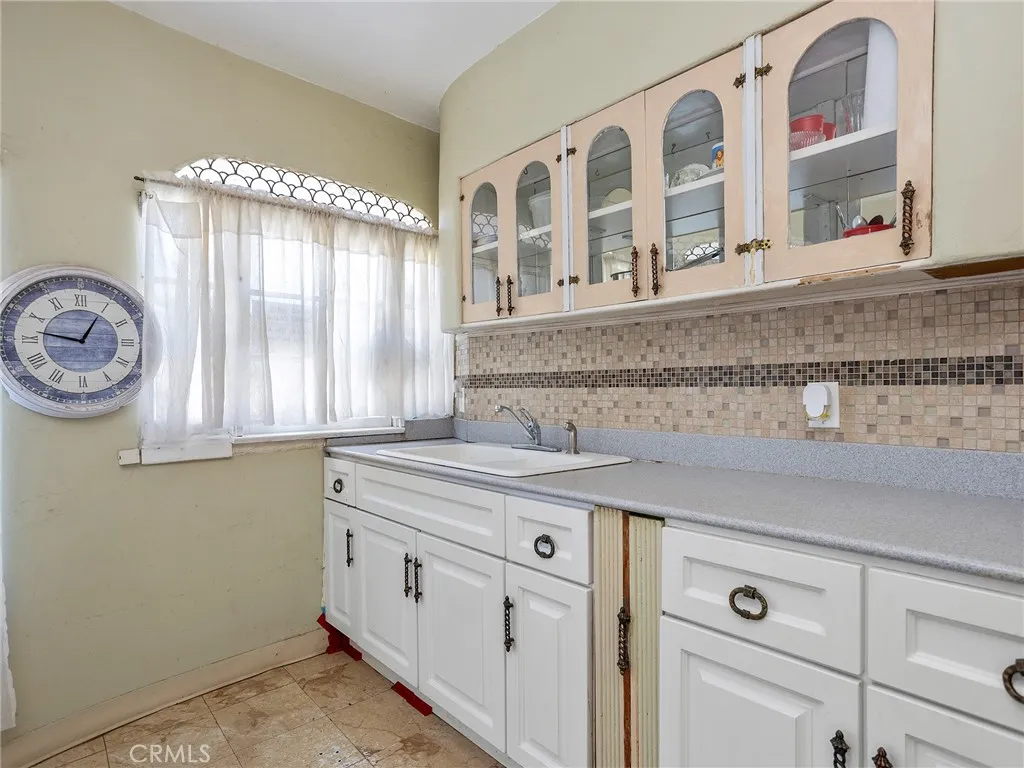 8618 La Tuna Canyon Road, Sun Valley, CA 91352 - Photo 5 of 36, Sun Valley, CA