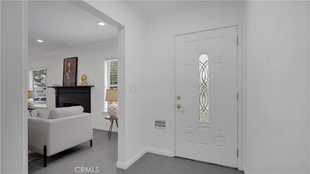 10207 Camarillo Street, Toluca Lake, CA 91602 - Photo 5 of 55, Toluca Lake, CA