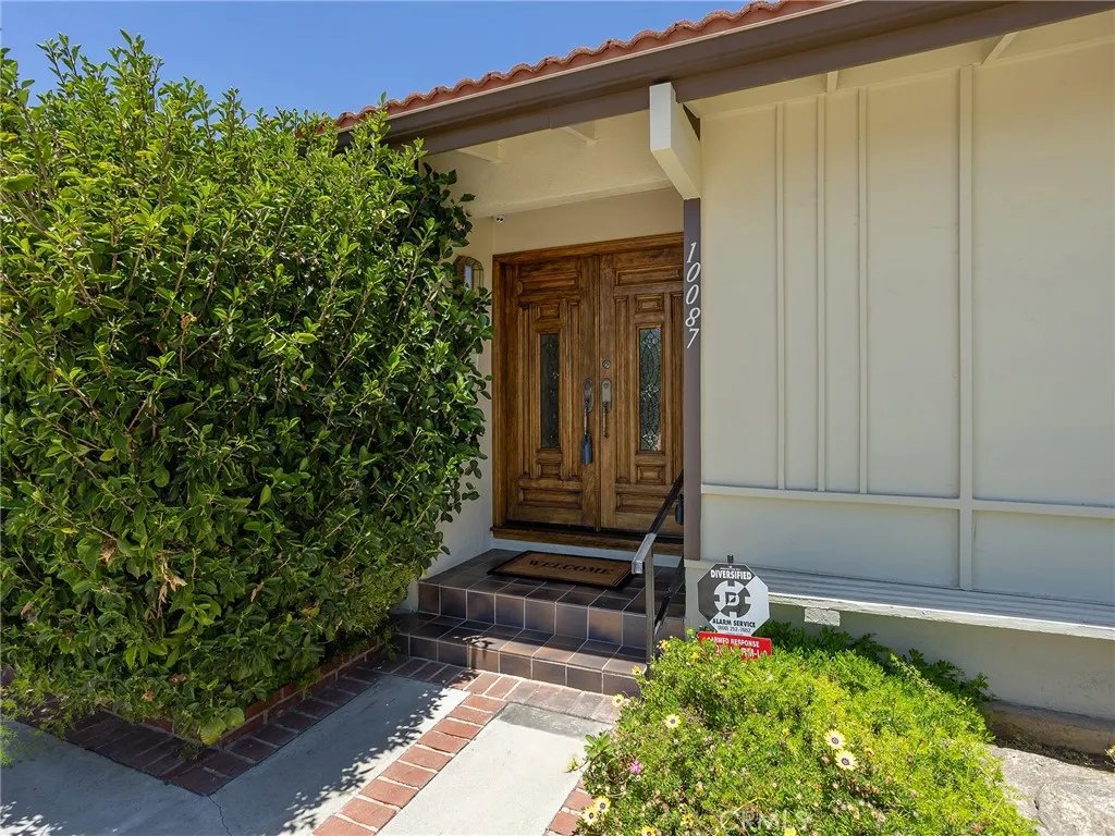 10087 Sully Drive, Sun Valley, CA 91352 - Photo 4 of 51, Sun Valley, CA