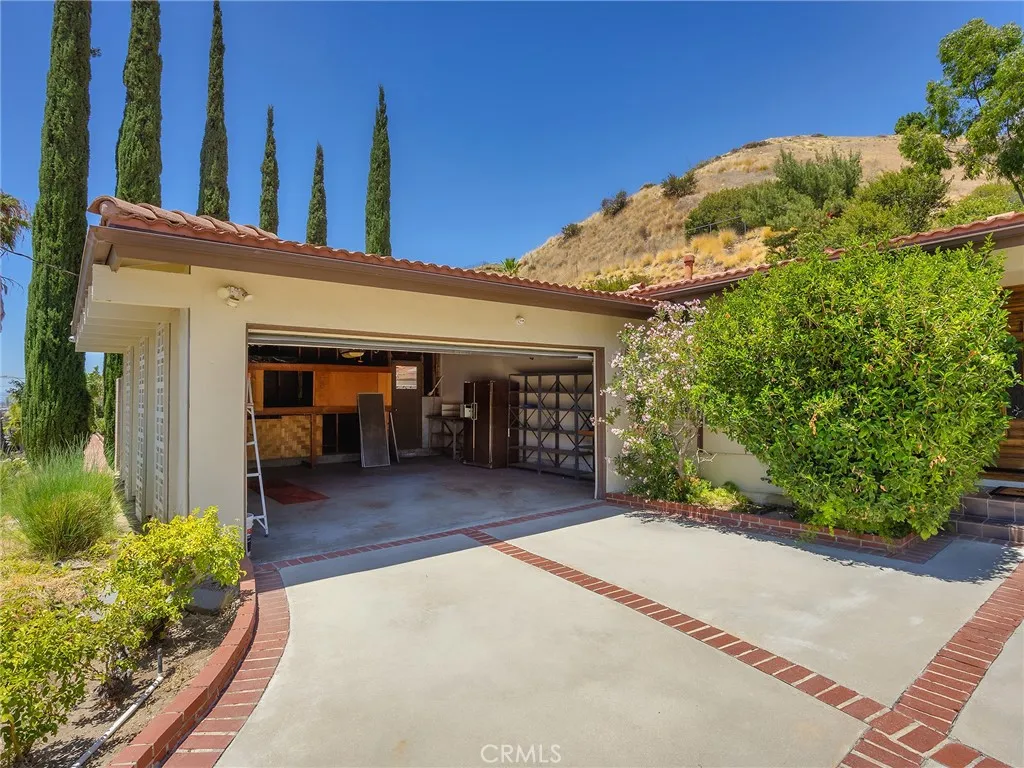 10087 Sully Drive, Sun Valley, CA 91352 - Photo 5 of 51, Sun Valley, CA