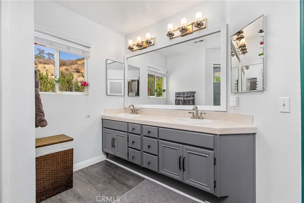 https://cdn.realtyfeed.com/cdn/127/306761299/bf83f701e36bff69d5a9a4f9be9ab402.webp