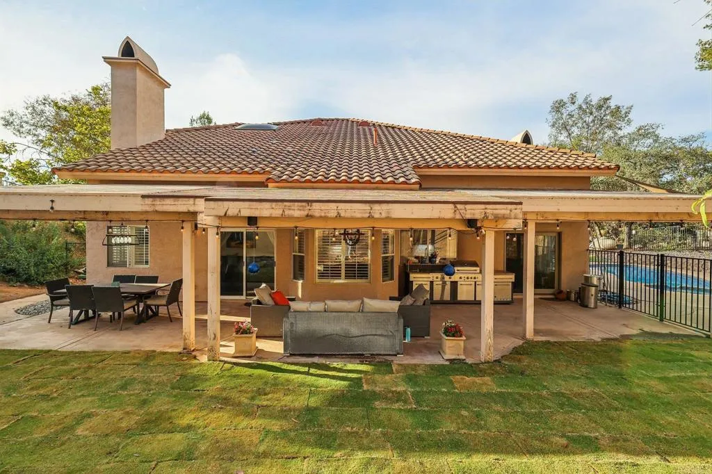 https://cdn.realtyfeed.com/cdn/127/306761340/00f1a77e6ae0b20aa50d2aa5ec32778d.webp