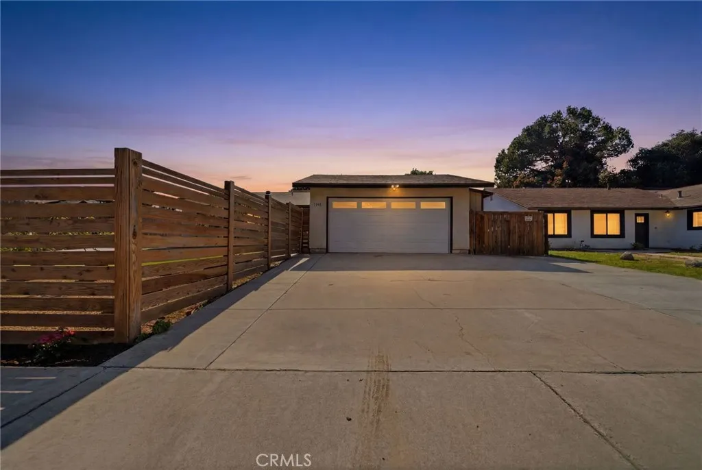 https://cdn.realtyfeed.com/cdn/127/306761371/897a886ac95fc731b444e513779ff1e3.webp