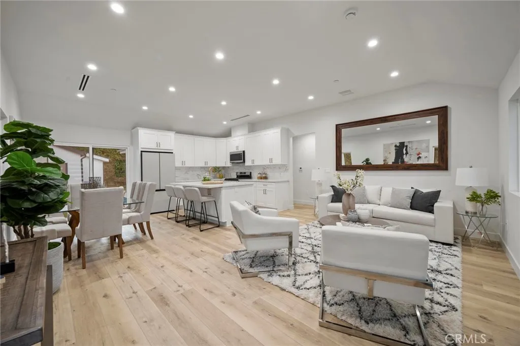 5865 Tobias Avenue, Sherman Oaks, CA 91411 - Photo 2 of 24, Sherman Oaks, CA