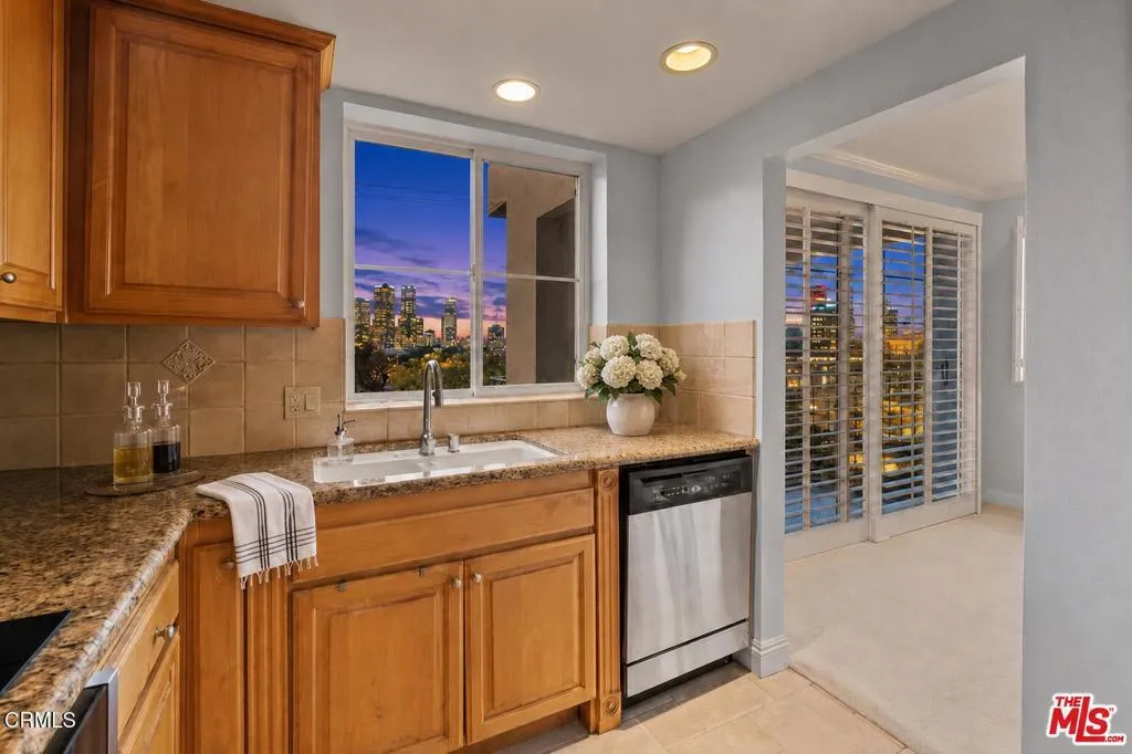 1830 Pelham Avenue Unit 301, Los Angeles, CA 90025 - Photo 5 of 26, Los Angeles, CA