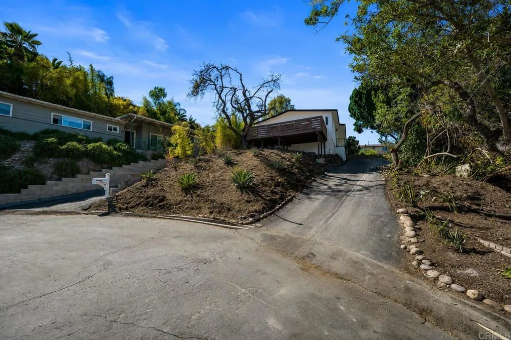 https://cdn.realtyfeed.com/cdn/127/306761431/04a3a57e00ab93ccaff55c68281cdb8c.webp