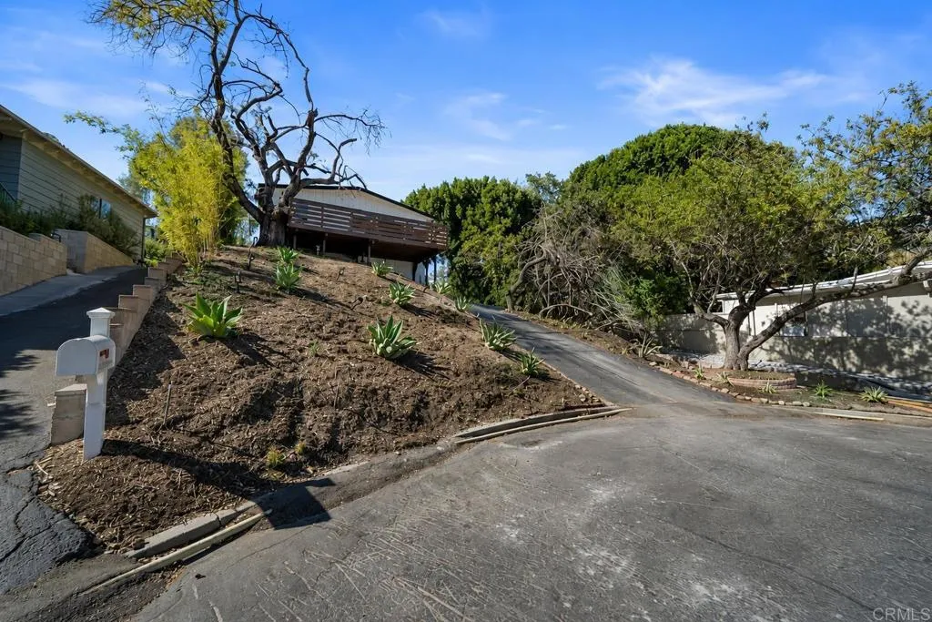 https://cdn.realtyfeed.com/cdn/127/306761431/16e076feb390cafce730d2d213aeeabc.webp