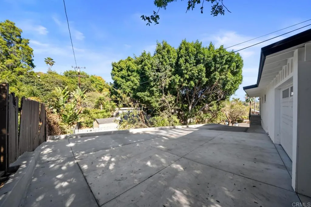 https://cdn.realtyfeed.com/cdn/127/306761431/36b5ea1cce9bc3aef60edf38c562264b.webp