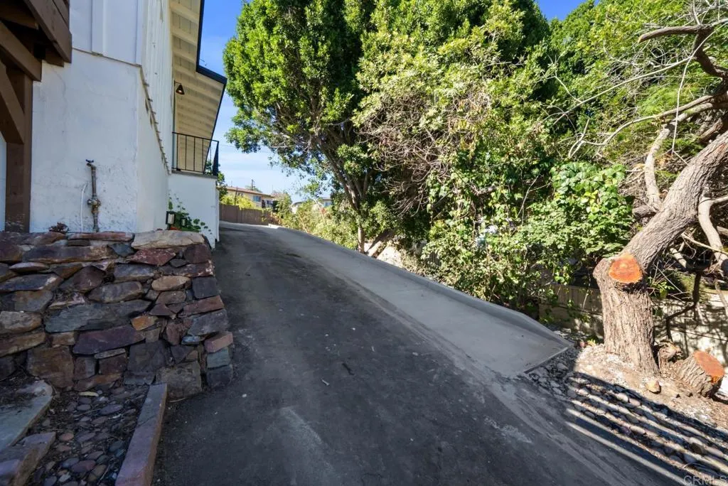 https://cdn.realtyfeed.com/cdn/127/306761431/e53ca1bc71eeec0e1b83732f26ff41c7.webp