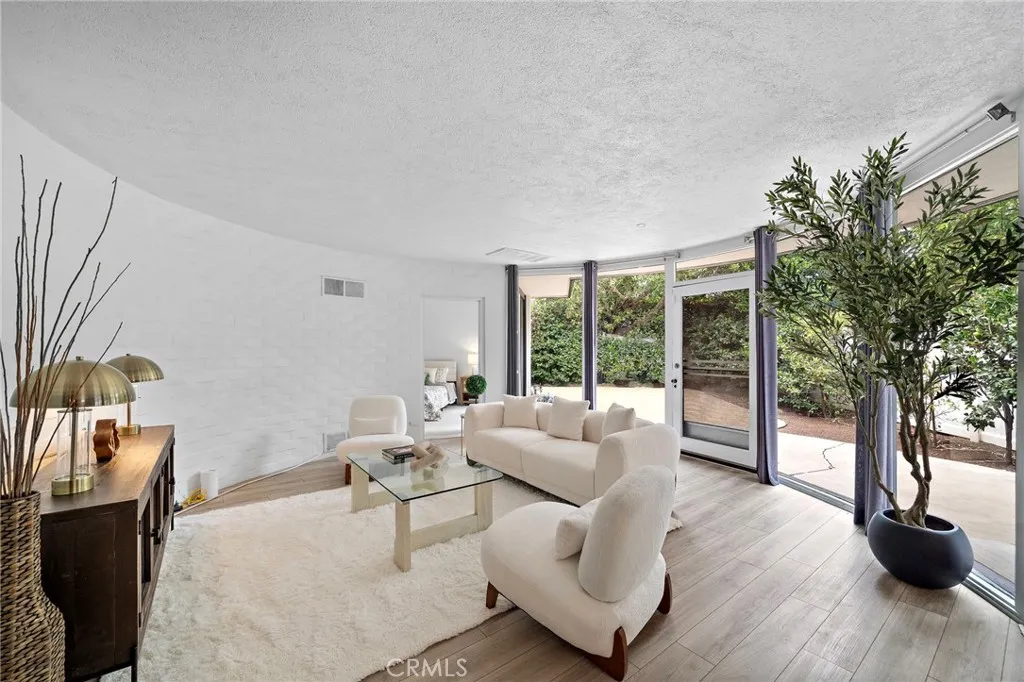 10540 W Olympic Boulevard, Los Angeles, CA 90064 - Main photo, Los Angeles, CA