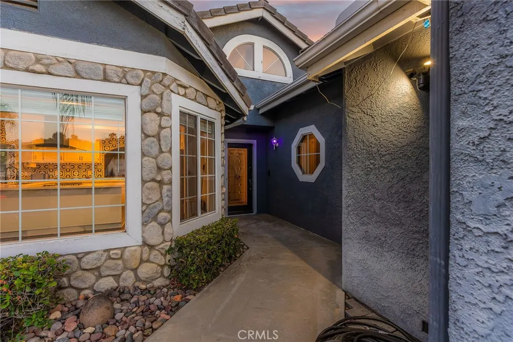 23257 Canyon Lake Drive North, Canyon Lake, CA 92587 - Photo 2 of 32, Canyon Lake, CA