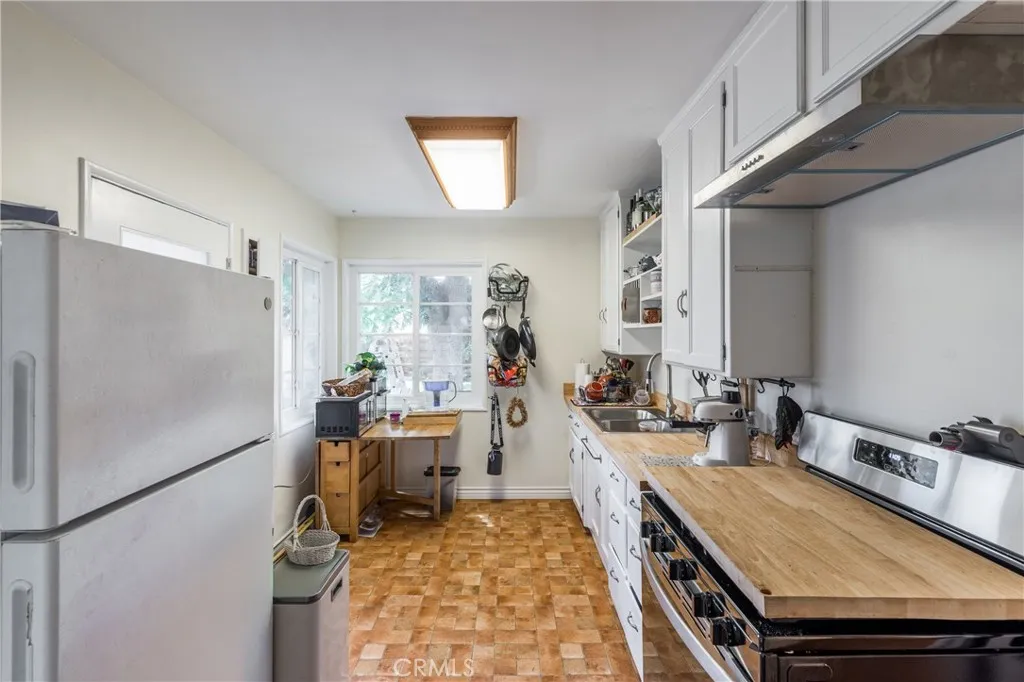 514 Fermoore, San Fernando, CA 91340 - Photo 4 of 17, San Fernando, CA