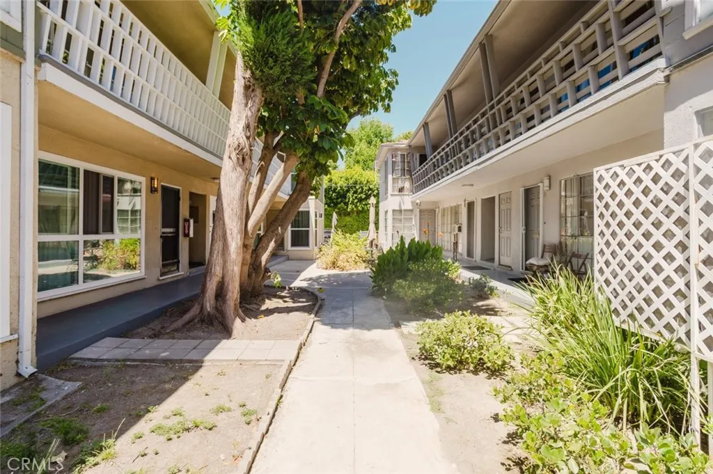 4503 Fulton Avenue Unit B, Sherman Oaks, CA 91423 - Photo 3 of 28, Sherman Oaks, CA