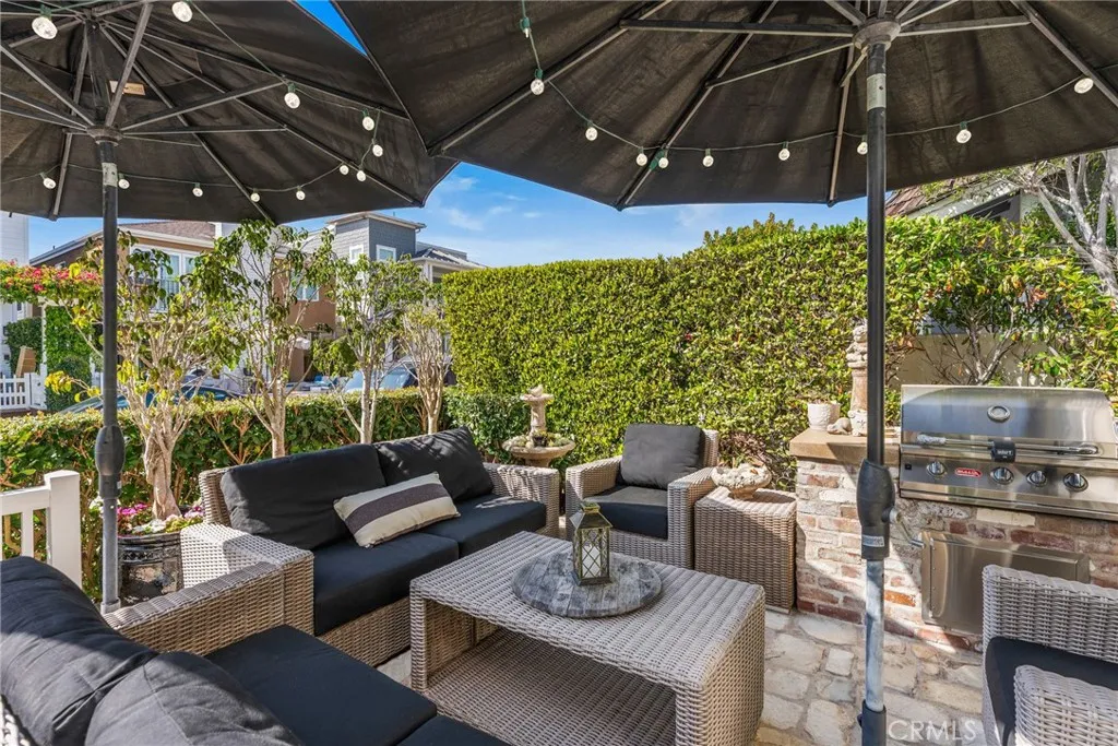 220 Coral, Newport Beach, CA 92662 - Photo 2 of 33, Newport Beach, CA
