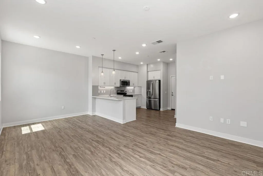 https://cdn.realtyfeed.com/cdn/127/306761472/b2f4517b54d663ab130665cf617c97ff.webp
