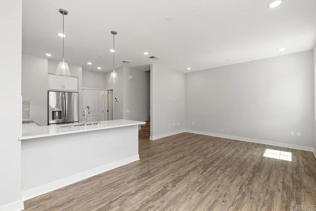 https://cdn.realtyfeed.com/cdn/127/306761472/bcb1a23f948e2406ce71318b2a444d53.webp