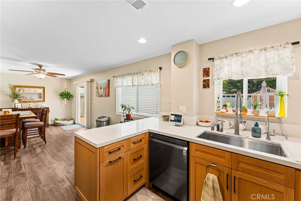 10332 Washington, South Gate, CA 90280 - Photo 3 of 38, South Gate, CA