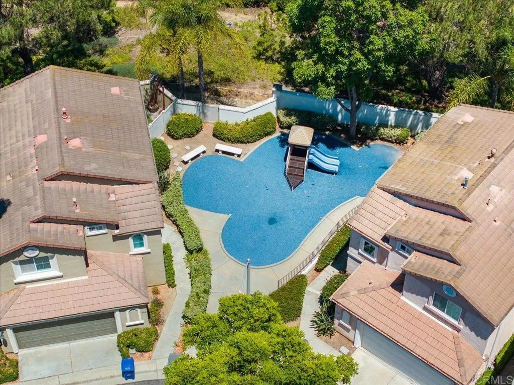 https://cdn.realtyfeed.com/cdn/127/306761489/4b0f2e53c70681312e2ce5812fe0b750.webp
